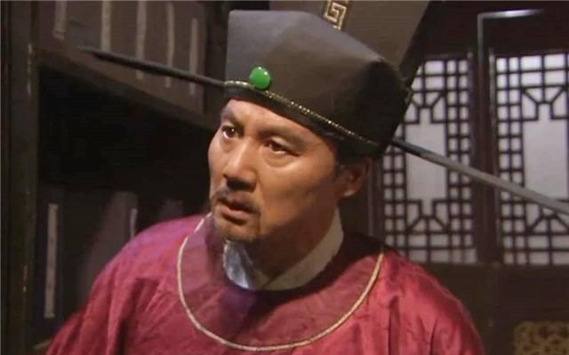 大臣|大臣撕毁皇帝龙袍,皇帝大怒,大臣用一句话保命