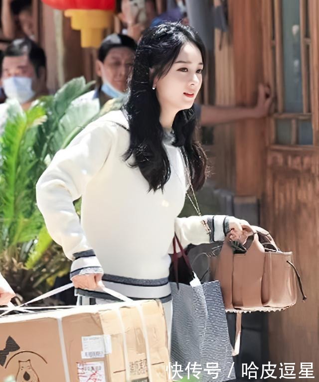 黄晓明|黄晓明是卑微的“端水大师”,却在另一个节目里这样对待颖宝?