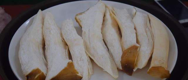 美食教程|杏鲍菇别炒着吃,教你新吃法,不炒不炖不做汤,上桌就扫光,香