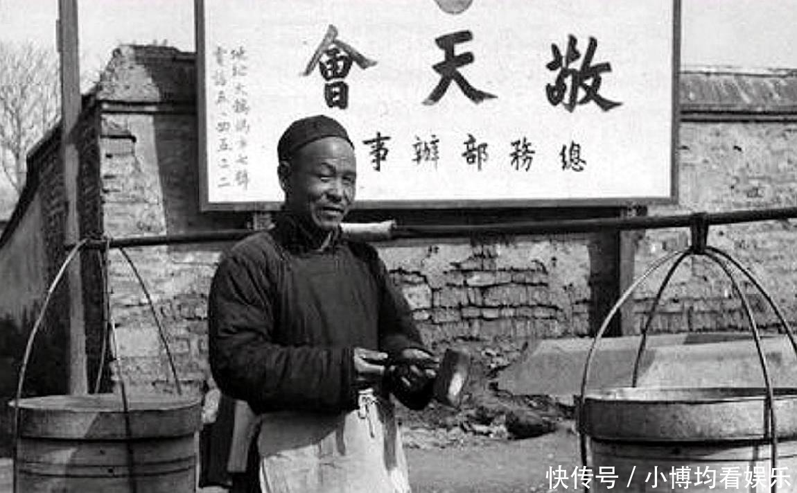 图中是清朝|罕见老照片:民间巨人2米多,离宫的太监又长出了胡子