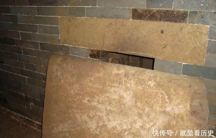 老汉|老汉在将军山挖到一块金牌,专家见到激动大喊,揭露一段历史隐秘