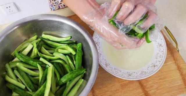 不坏|腌黄瓜时,多加这1步,黄瓜又脆又绿,放半年也不坏,太好吃了