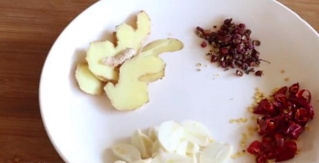 爽口|大厨手把手教你酸菜鱼的正宗做法,滑嫩鲜美,酸辣爽口,超级下饭