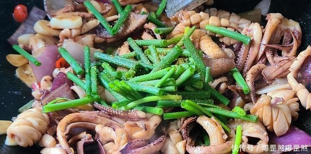 鱿鱼|爱吃鱿鱼试试这样做,香味四溢又下饭,看着都想吃,味道很棒