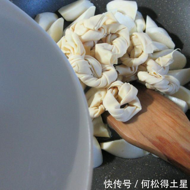 结烧|千张结烧茭白,味道清新,家常味道