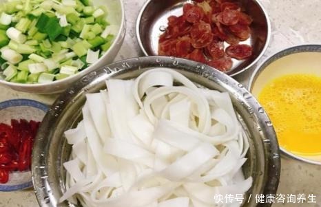 香肠|炒粉怎么做才好吃,轻松5步便搞定,好吃不油腻