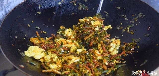 遍地|农村遍地是的马齿览,加上6只鸡蛋锅里一炒,又好吃又下饭