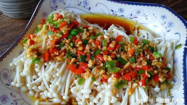 试试|不要再把金针菇放在火锅里了,试试这个方法,总比吃肉好