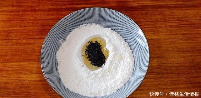 详细|想吃馓子不用买,教你详细做法和比例,咸香酥脆,小时候的味道