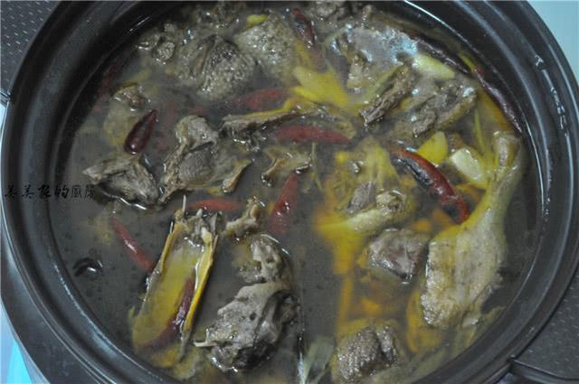 特别简单|鸭子如此烧,不腥不柴特别香,操作简单,我家每年吃掉几十只