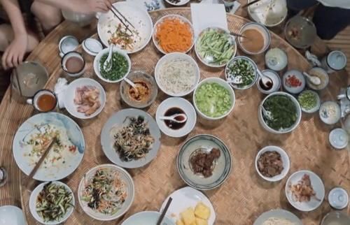  镜头|《向往生活4》海清夸黄磊做的凉面好吃，镜头一转看到碗里剩下的，装不出来