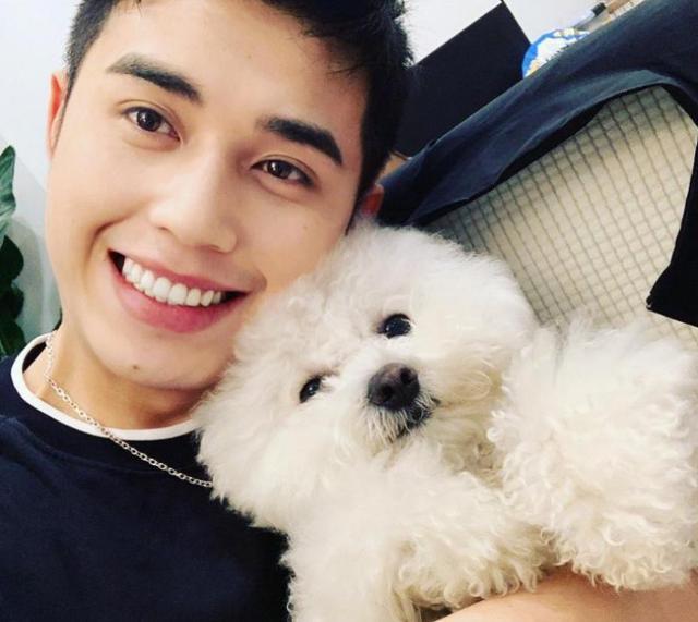  付鹏的人|李佳琦小助理单干后，走高端路线，推荐的袜子打完折还要30一双