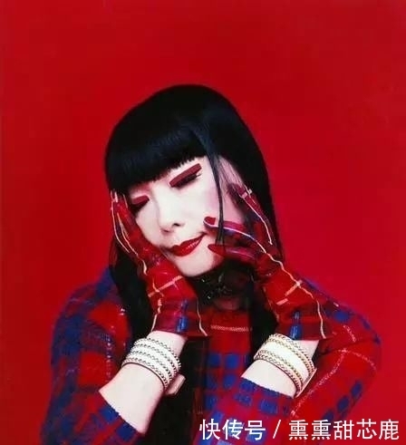 亚洲|她是性感又危险的东瀛美人，也是首位在巴黎时装周走秀的亚洲超模