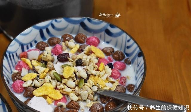 酥皮|天气再热也要好好吃早餐,晒我家早餐到朋友圈,网友家人有福气