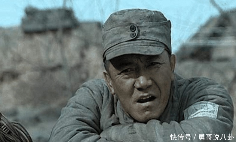 李云龙|《亮剑》因经费不足闹出不少笑话,骑兵团就俩马,李云龙当群演!