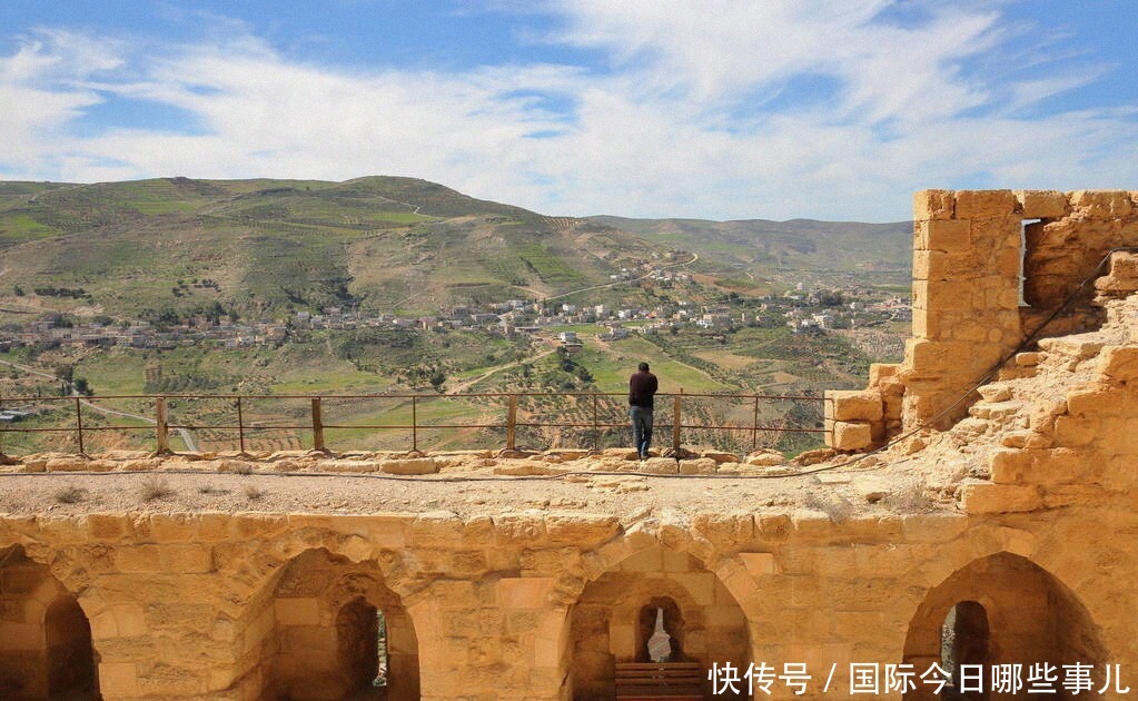 真的|欧洲古堡的七大秘密: 地牢是给贵族住的?护城河里真的有鳄鱼吗?