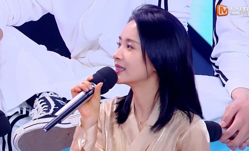 快乐大本营|《快本》官宣下期新嘉宾!关晓彤同框两男神,这下收视又要夺冠了