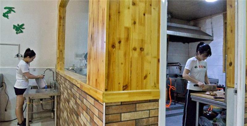 反对|3年了,不顾家人反对,大学毕业回农村养猪的河南女孩,如今怎样