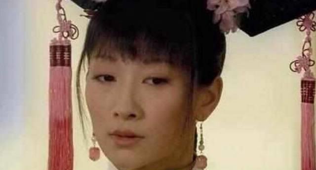 用水|安陵容到死也不知,当她和甄嬛去求皇后时,甄嬛为何用水浇灭香炉!