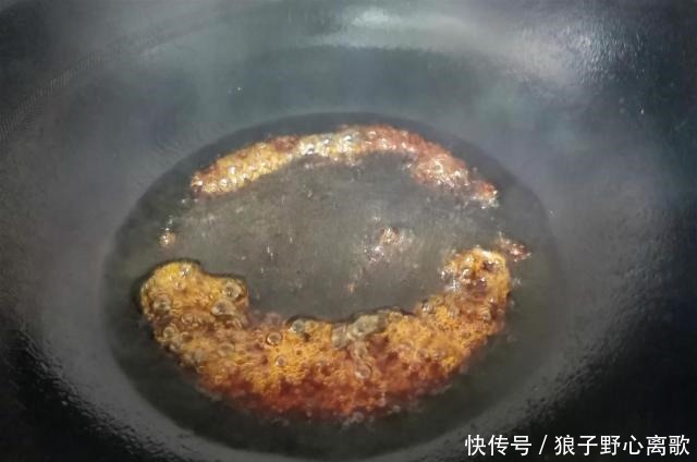 餐馆|怎样做红烧排骨能和餐馆的一样好,教你小窍门,味道不腥,颜色好