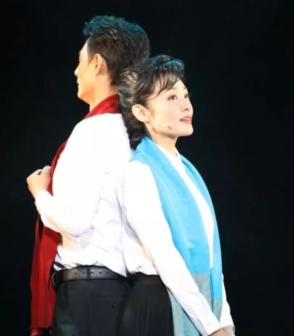 告别|曾是央视“最美”主持人挤掉倪萍,斗过董卿却突然告别央视