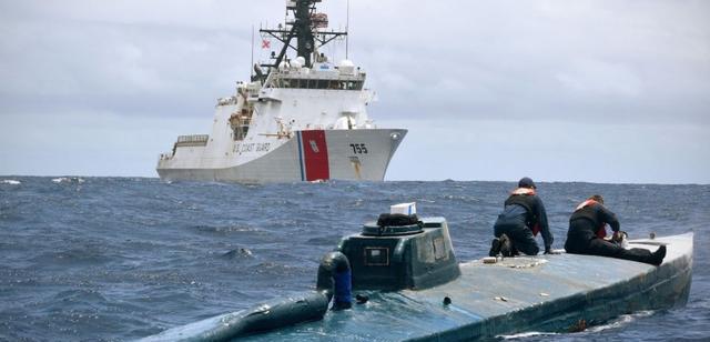  海岸警卫队|美国海军阿利伯克级驱逐舰联合执法时，遇到一艘不明潜艇