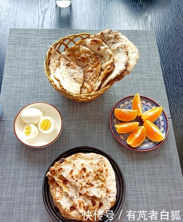 早餐|老两口的极简早餐,吃得舒服却不贵!网友:浪漫有情调的日子