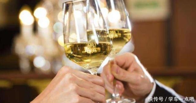 重用|和领导喝酒不知说啥几句“敬酒金句”教给你,领导不重用你都难