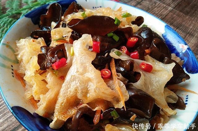 海带丝|三伏天吃凉菜,就爱它俩拌一盘,吃起来脆脆的,比海带丝简单好吃
