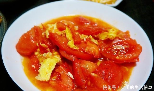 倒入|一家三口的晚餐,3道1汤,虽然素了点,好吃下饭,家里的味道