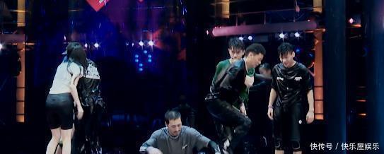 钟汉良|王一博战队水舞台险胜，钟汉良删减技巧动作，导演忽略安全因素
