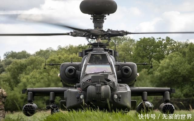 补充|英国陆航演练“热车补给”快速为阿帕奇补充油料弹药 引擎不停车