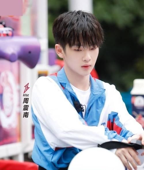  选秀节目|《少年之名》张艺兴评价太真实，蔡徐坤、孟美岐被CUE回锅肉