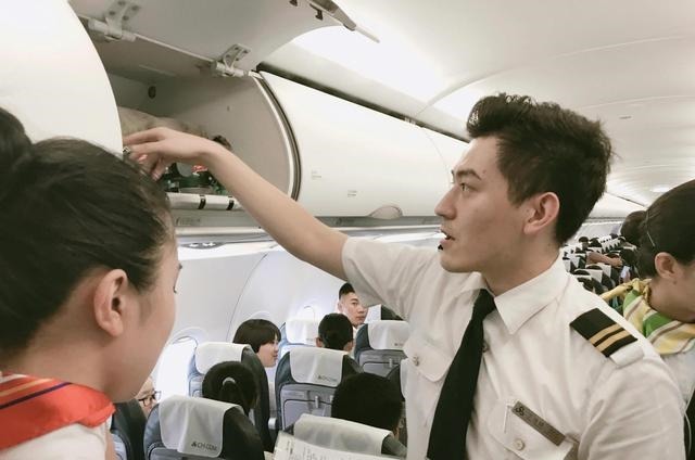 空乘|盘点空姐不能为乘客做的那些事！