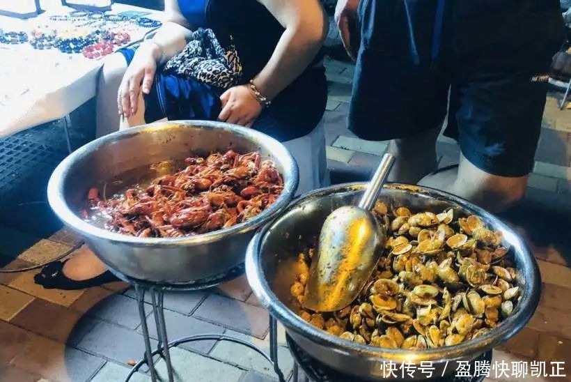  步行街|北戴河这条超火步行街，晚上十点仍热闹非凡！