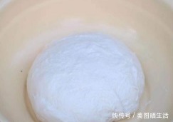  食油跟|在家自制绿豆饼，甜品店1个3块抢着买，在家就能做，简单无添加