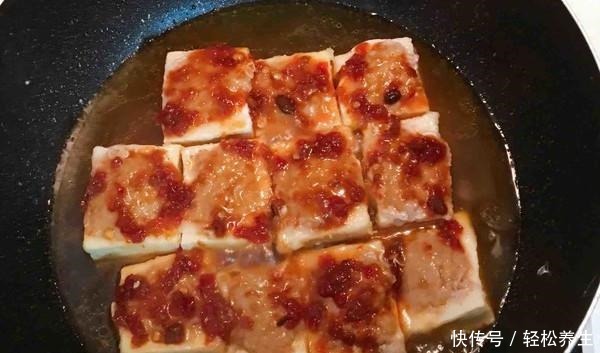 白眼|海底捞又现“逆天吃法”，连服务员都想抛白眼，网友绝对吃货