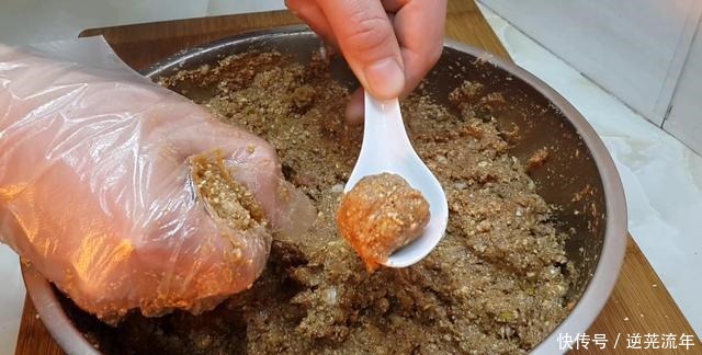 丸子|不管炸什么丸子,都别直接下锅,教你简单一做,过年5斤不够吃!