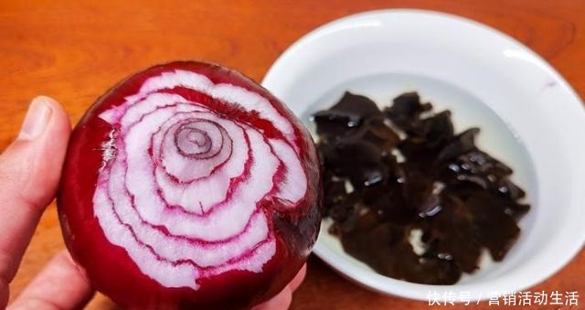 蔬菜|秋天,这两种蔬菜是绝配,一个补铁一个补维C,简单一拌,超好吃