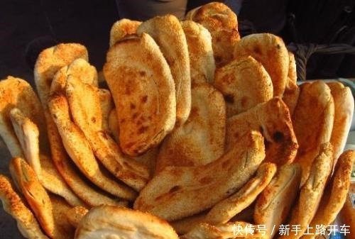 烤制|郯城特色小吃马头烤排,传统工艺土炉烤制,酥脆可口百吃不厌