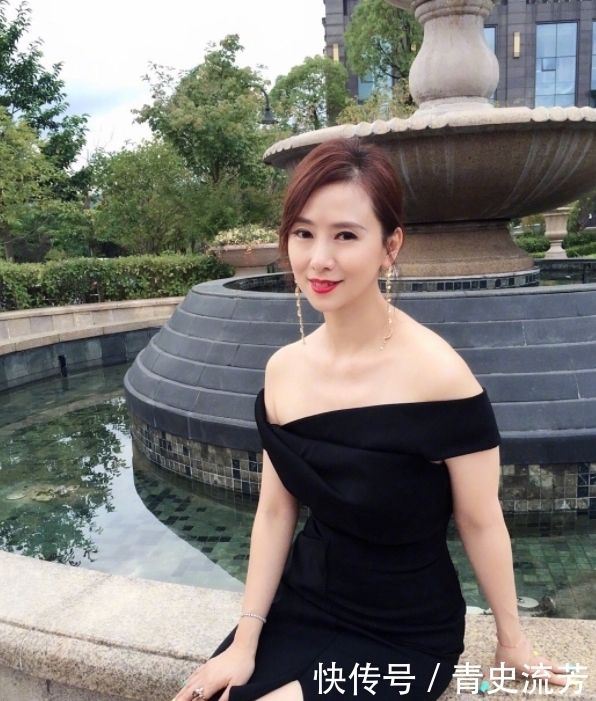 依旧|翁虹罕见晒美照,年过半百身材依旧完美,魅力十足