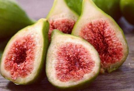  无花果|7月正当时的水果，简单一煮早晚吃，润肠还通便，遇到我必买