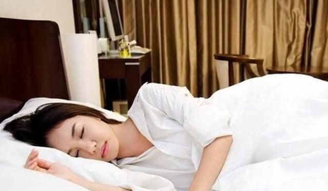 抑郁|海归女博士带孩子跳楼自杀,产后抑郁不容忽视,家人应该多加关注