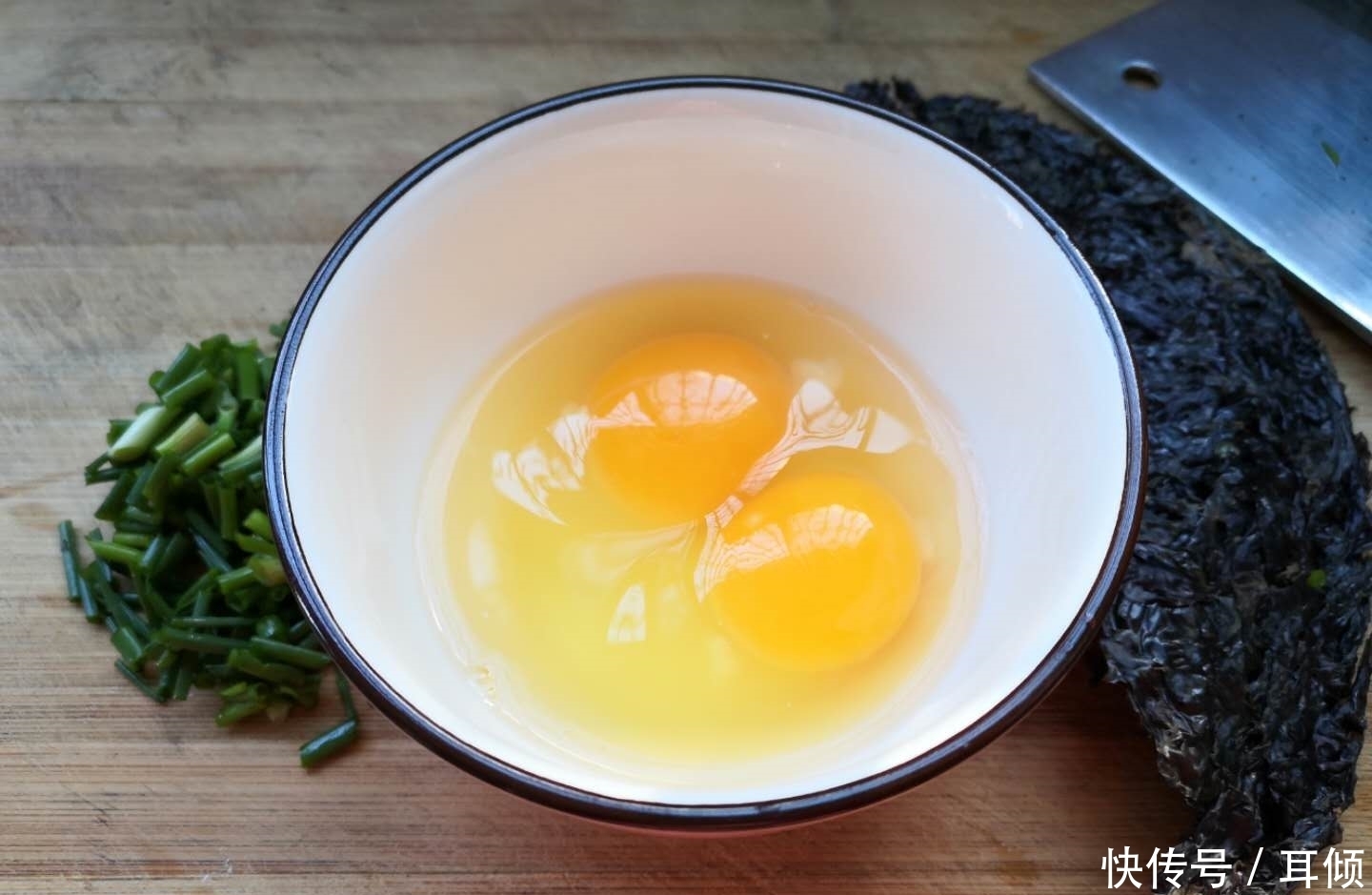 少许|晚餐老公做了2菜一汤,成本没超20元,晒朋友圈,朋友:太寒酸了