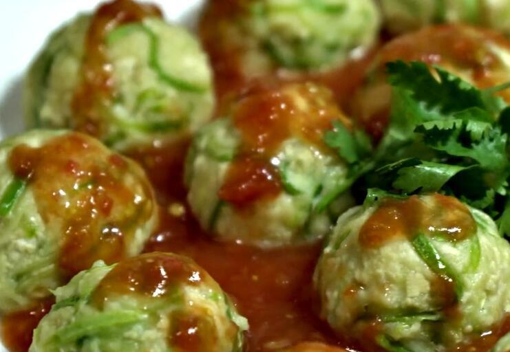 胡萝卜|菜丸子这么做,不腥不散还入味,2口1个,做一盘一点都不剩