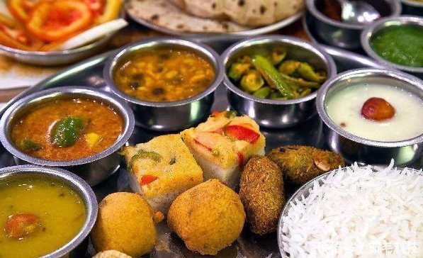 印度|第一次在印度吃饭,点了1个菜却上了30多道,结账时懵了