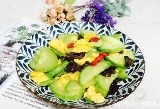 好看|夏天,吃它既能减肥又美味香甜,常吃还能减掉大肚肚,穿啥啥好看