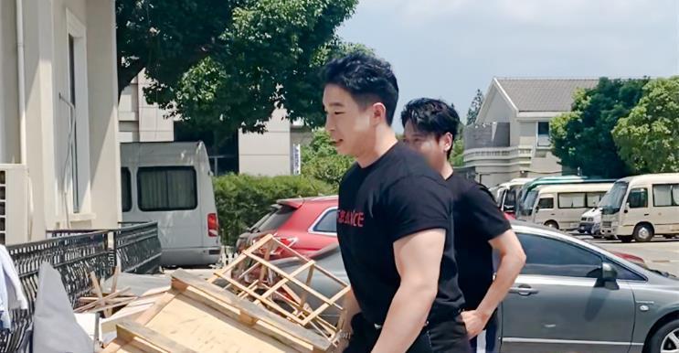 综艺|德云社三将齐出,参加2档女团综艺,张鹤伦还当了经理人