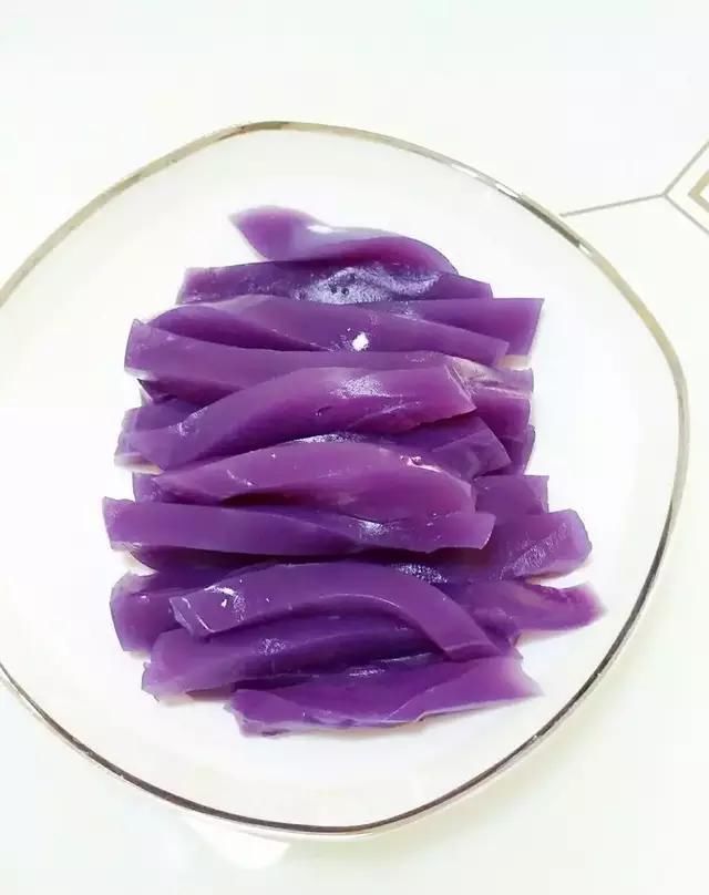 厨师|凉粉最“高级”吃法,把紫薯当配料,看到成品厨师都“跪服”