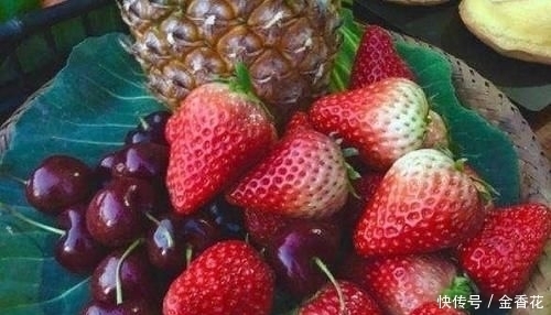  看了以后|李子柒在家吃烧烤，看到准备的食材后，网友不淡定：多少钱一位？